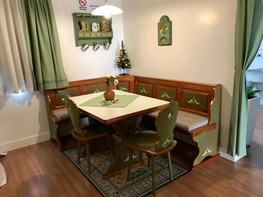 Hospedaria Haus Scharf Treze Tílias
