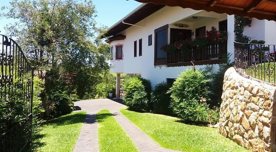 Hospedaria Haus Scharf Treze Tílias 0*,  Brasil